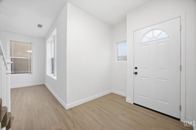 423 Rian Noelle, Bakersfield, CA 93308