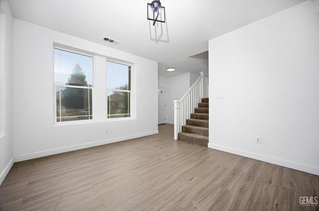 423 Rian Noelle, Bakersfield, CA 93308