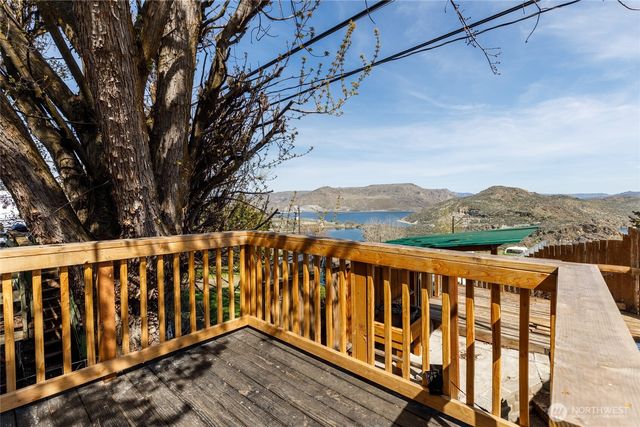 113 Young Street, Grand Coulee, WA 99133