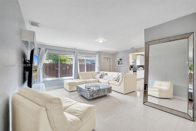 1146 NE 17th Ter 1146, Fort Lauderdale, FL 33304