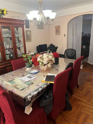 14214 231st Street, Laurelton, NY 11413