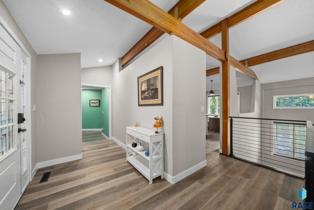 35 N Oak Pl Place, Sioux Falls, SD 57110