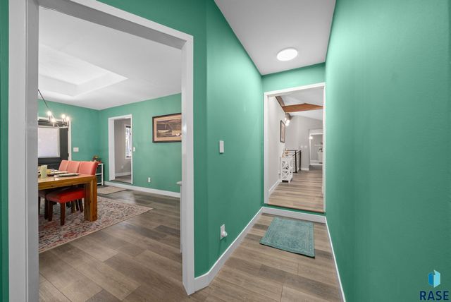 35 N Oak Pl Place, Sioux Falls, SD 57110