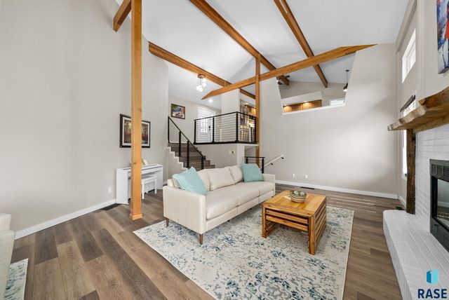 35 N Oak Pl Place, Sioux Falls, SD 57110