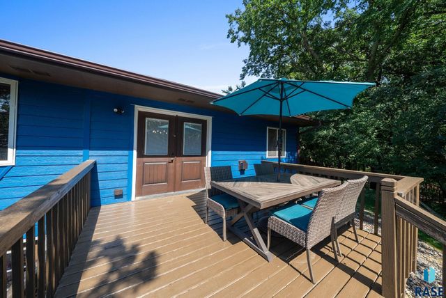 35 N Oak Pl Place, Sioux Falls, SD 57110