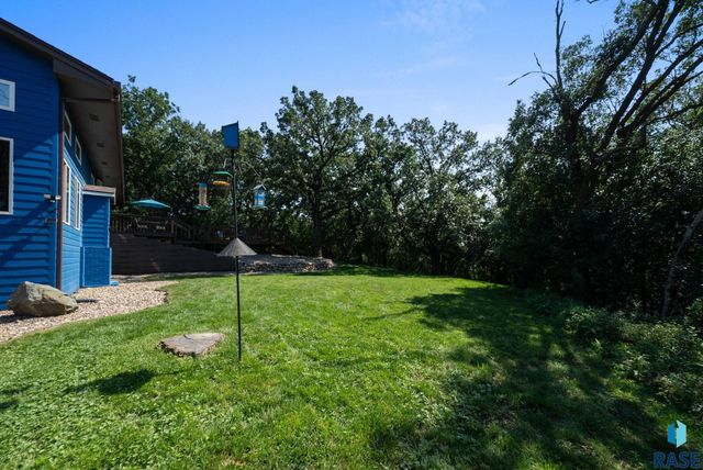 35 N Oak Pl Place, Sioux Falls, SD 57110