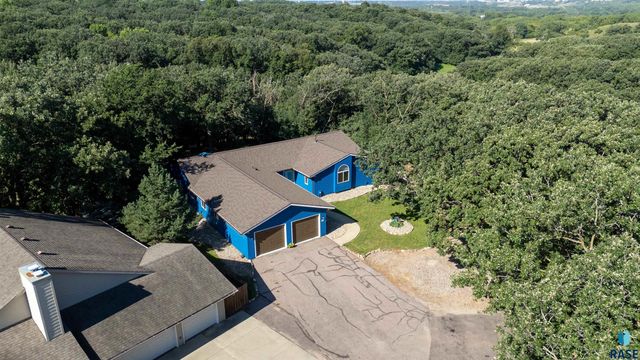35 N Oak Pl Place, Sioux Falls, SD 57110