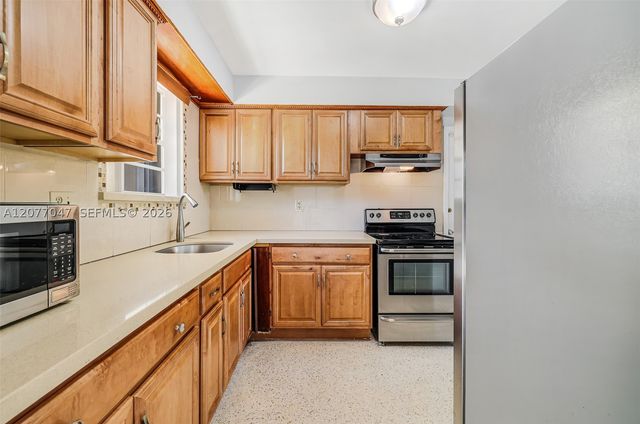 9354 Caribbean Blvd, Cutler Bay, FL 33189