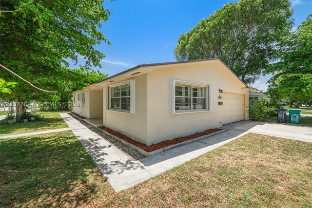 9354 Caribbean Blvd, Cutler Bay, FL 33189