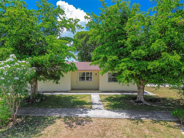 9354 Caribbean Blvd, Cutler Bay, FL 33189