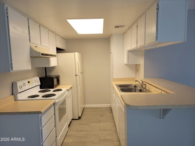 1111 E UNIVERSITY Drive 103, Tempe, AZ 85288