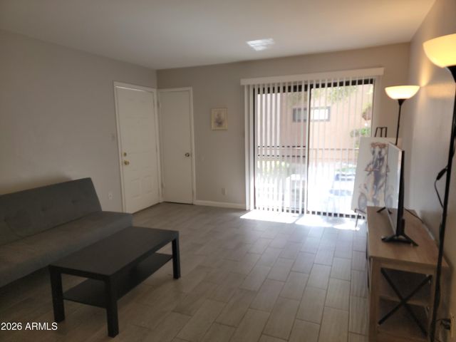 1111 E UNIVERSITY Drive 103, Tempe, AZ 85288