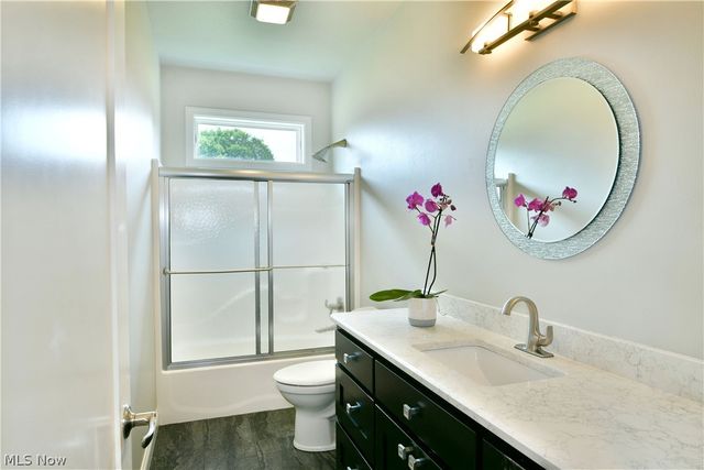 4885 Treeline Trail, New Middletown, OH 44442