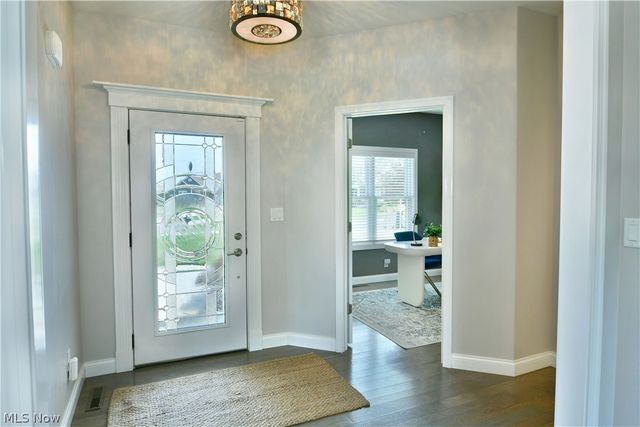 4885 Treeline Trail, New Middletown, OH 44442