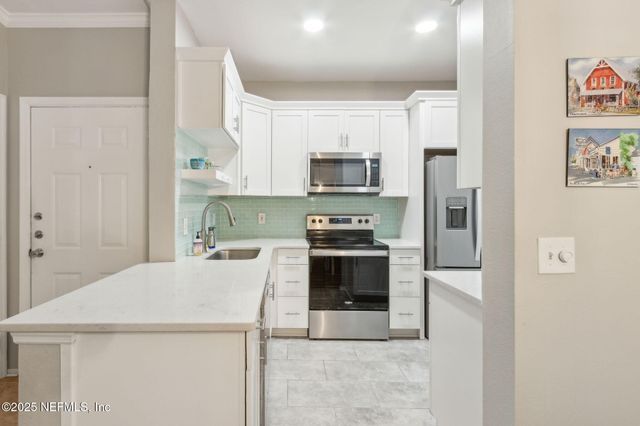 160 VERACRUZ Drive 433, Ponte Vedra Beach, FL 32082