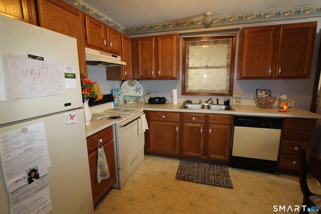 35 Chapman Street, East Hartford, CT 06108