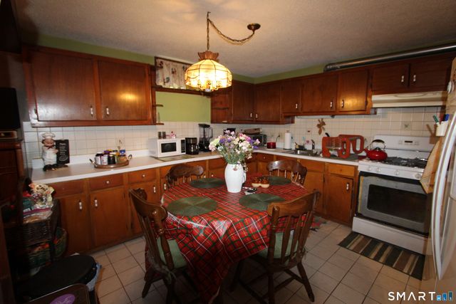 35 Chapman Street, East Hartford, CT 06108