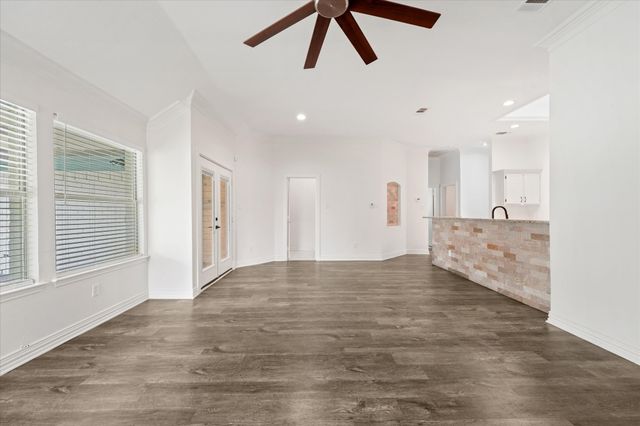 1216 Bold Forbes Drive, Grand Prairie, TX 75052