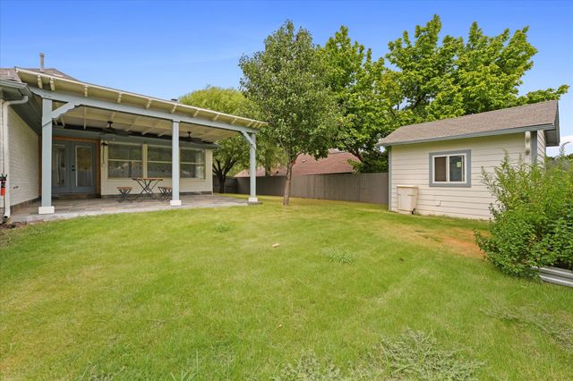 1216 Bold Forbes Drive, Grand Prairie, TX 75052