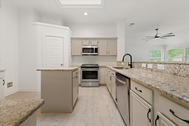 1216 Bold Forbes Drive, Grand Prairie, TX 75052