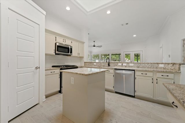 1216 Bold Forbes Drive, Grand Prairie, TX 75052