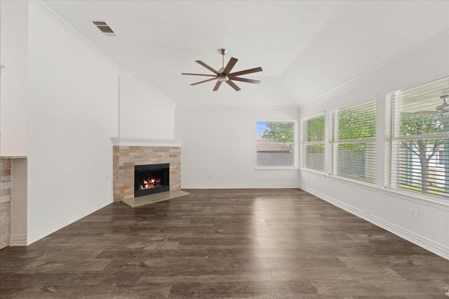 1216 Bold Forbes Drive, Grand Prairie, TX 75052