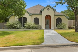 1216 Bold Forbes Drive, Grand Prairie, TX 75052