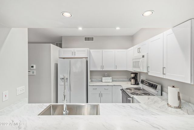 7700 E GAINEY RANCH Road 101, Scottsdale, AZ 85258