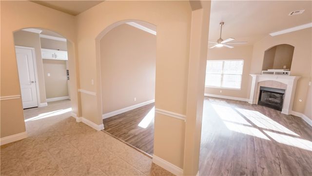 13 Kintyre Drive, Bella Vista, AR 72715