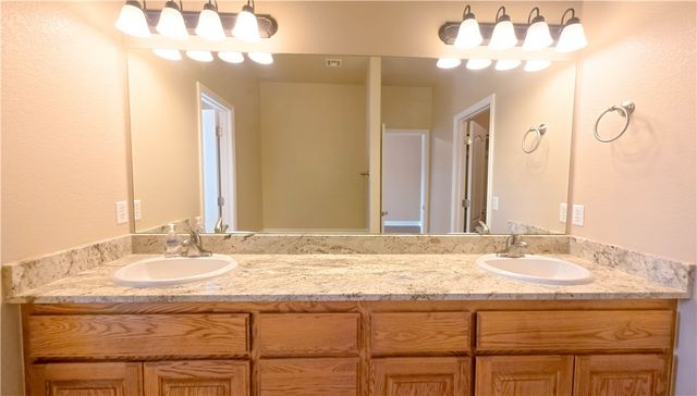 13 Kintyre Drive, Bella Vista, AR 72715