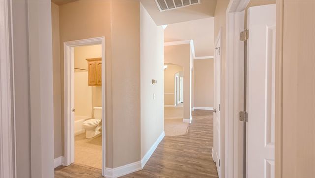 13 Kintyre Drive, Bella Vista, AR 72715