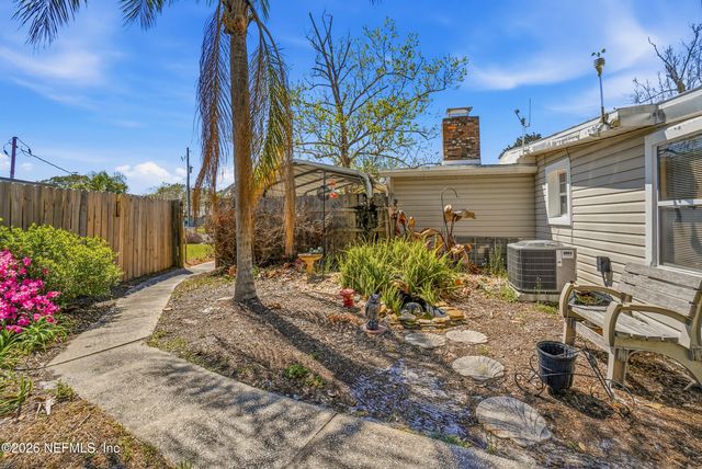 43 FORRESTAL Circle N, Atlantic Beach, FL 32233