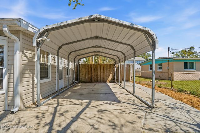 43 FORRESTAL Circle N, Atlantic Beach, FL 32233