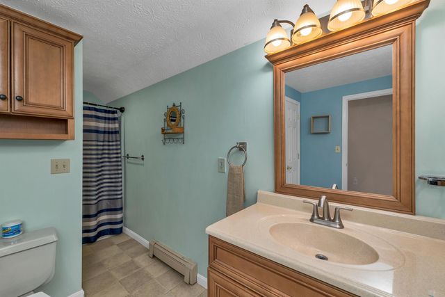 294.5 Hampstead Road, Derry, NH 03038