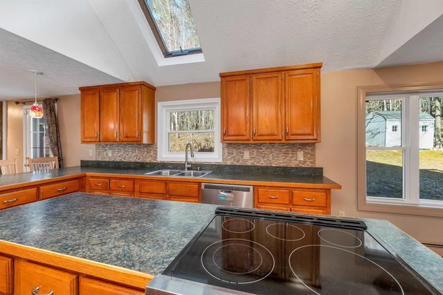 294.5 Hampstead Road, Derry, NH 03038