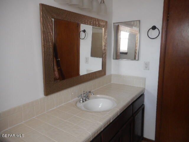 1860 SONOMA Place, El Paso, TX 79936