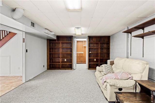 6110 James Street, Clemmons, NC 27012