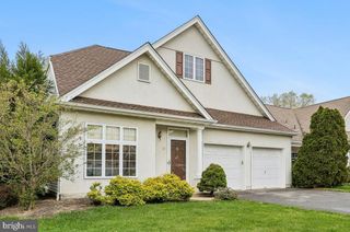 10 HONEYFLOWER LN, Princeton Junction, NJ 08550
