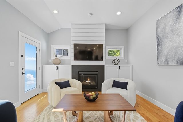 189 Linwood Avenue 1, Newton, MA 02460