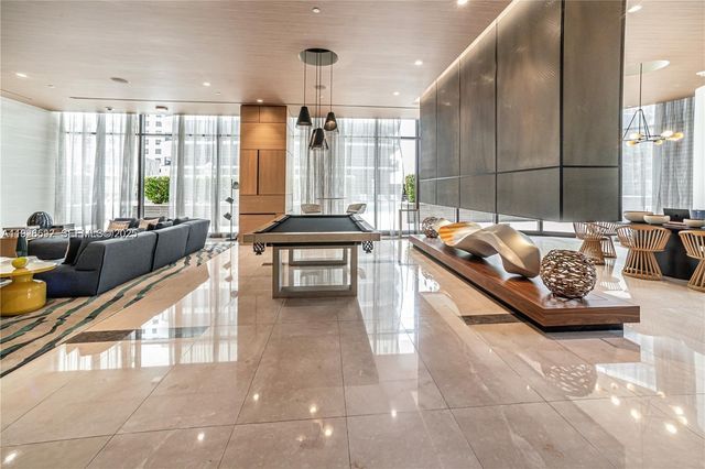 45 SW 9th St 2209, Miami, FL 33130