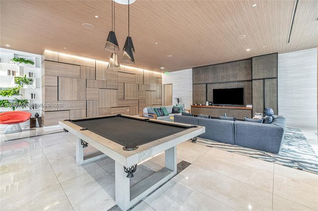 45 SW 9th St 2209, Miami, FL 33130