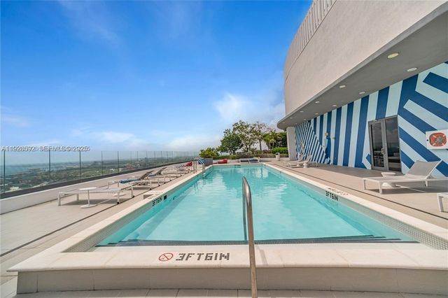 45 SW 9th St 2209, Miami, FL 33130