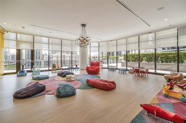 45 SW 9th St 2209, Miami, FL 33130