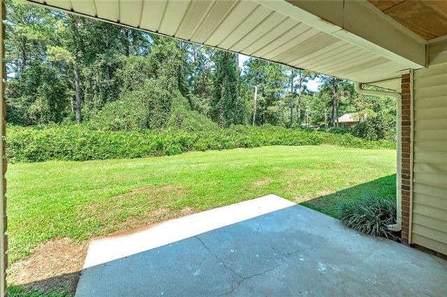 355 Santa Fe Trail, Ellenwood, GA 30294