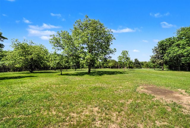 9439 County Road 103, Whitesboro, TX 76273