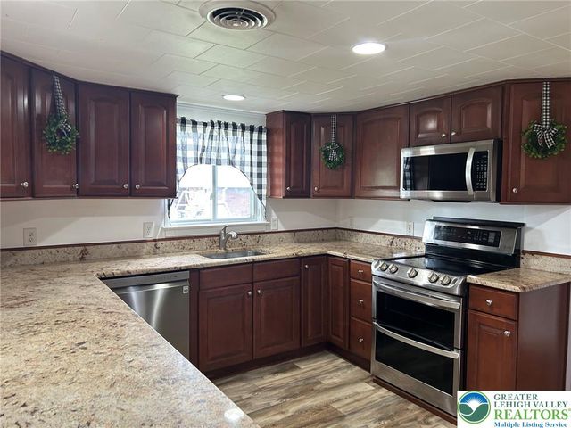 825 Sherman Street, Catasauqua Boro, PA 18032