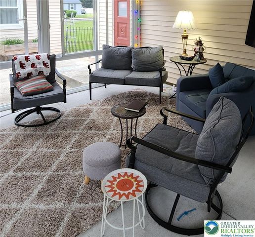 825 Sherman Street, Catasauqua Boro, PA 18032