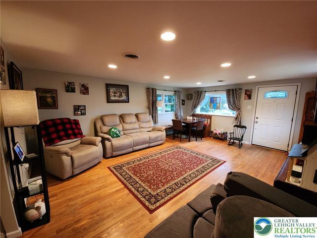 825 Sherman Street, Catasauqua Boro, PA 18032