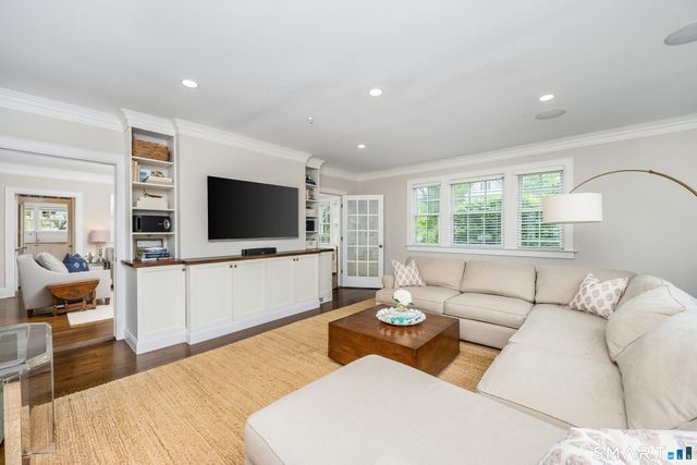 229 West Avenue, Darien, CT 06820