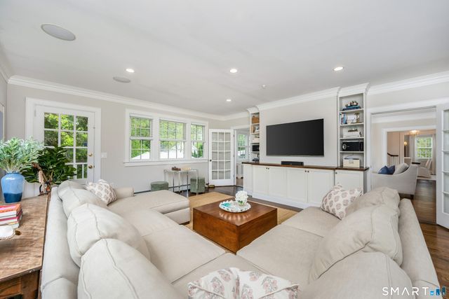 229 West Avenue, Darien, CT 06820